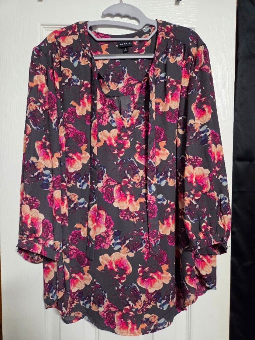 Torrid Floral Georgette Tie Neck Tunic Blouse 2X 18/20 Dark Floral